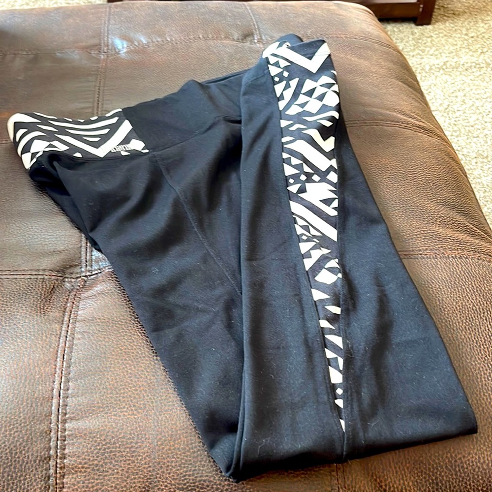 Pink Yoga leggings NWOT